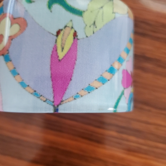 💥💫HOST PICK!💥💫NEW! Bracelet, lucite..Shanghai Tang .fits a small wrist - Picture 3 of 5